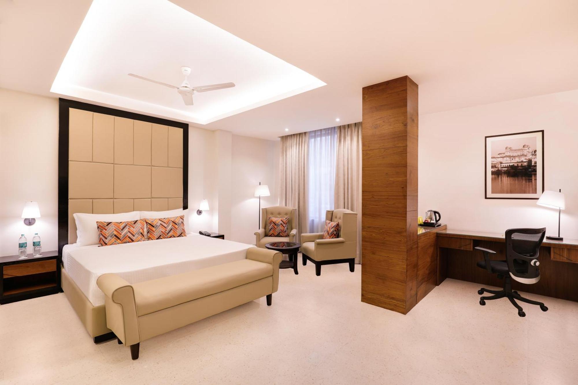 Lemon Tree Hotel Bhopal Exterior photo